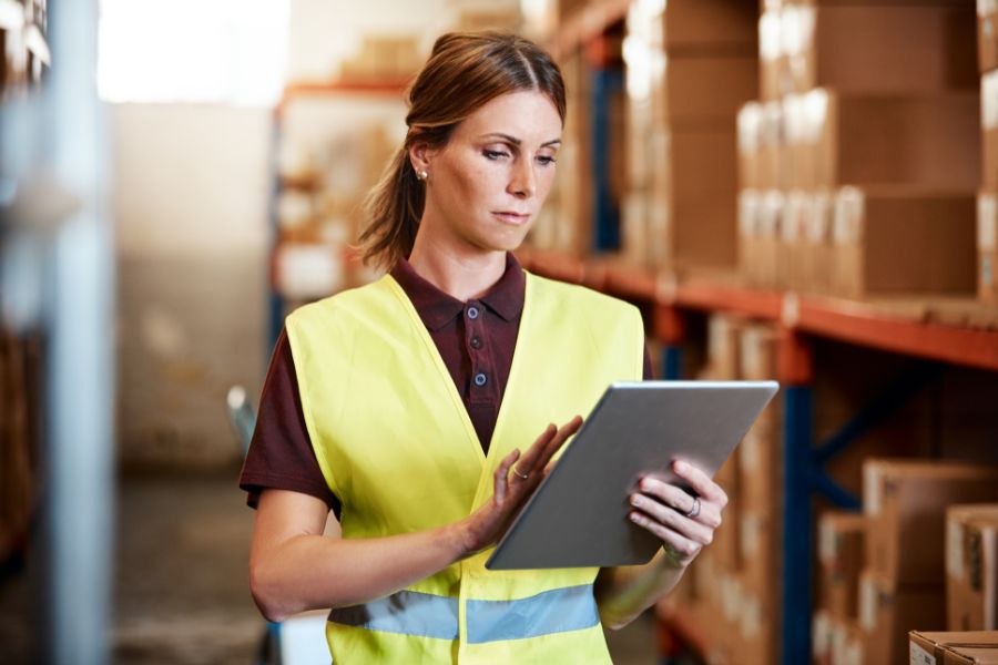 5 Essential features to streamline better Shopify warehouse management solution